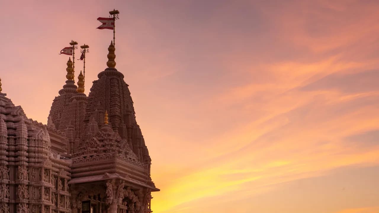 BAPS Hindu Mandir Abu Dhabi – Evening Visit